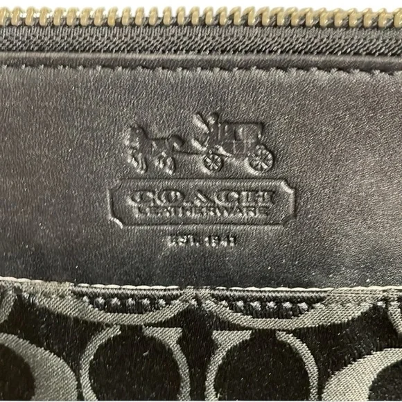 Coach Black Monogram Design Crossbody Satchel EUC with Top Blouse NO CALLOUTS. - Picture 4 of 11